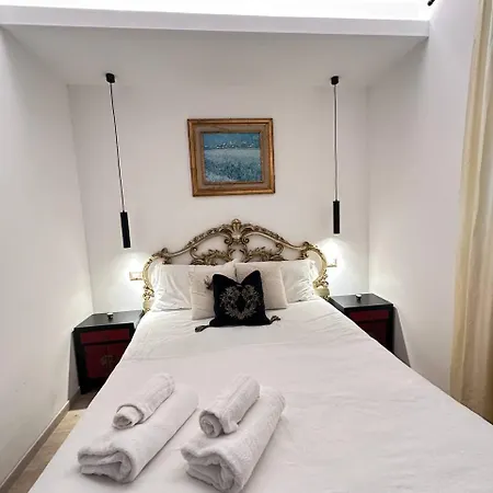 Elegant Sanctuary Apartament *